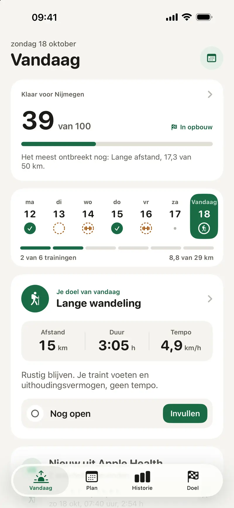 Etappe op de iPhone: scherm Vandaag met readiness 39 van 100, weekbalk en een lange wandeling van 15 km.